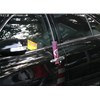 車窗小廣告危害大！車主及時清理很重要